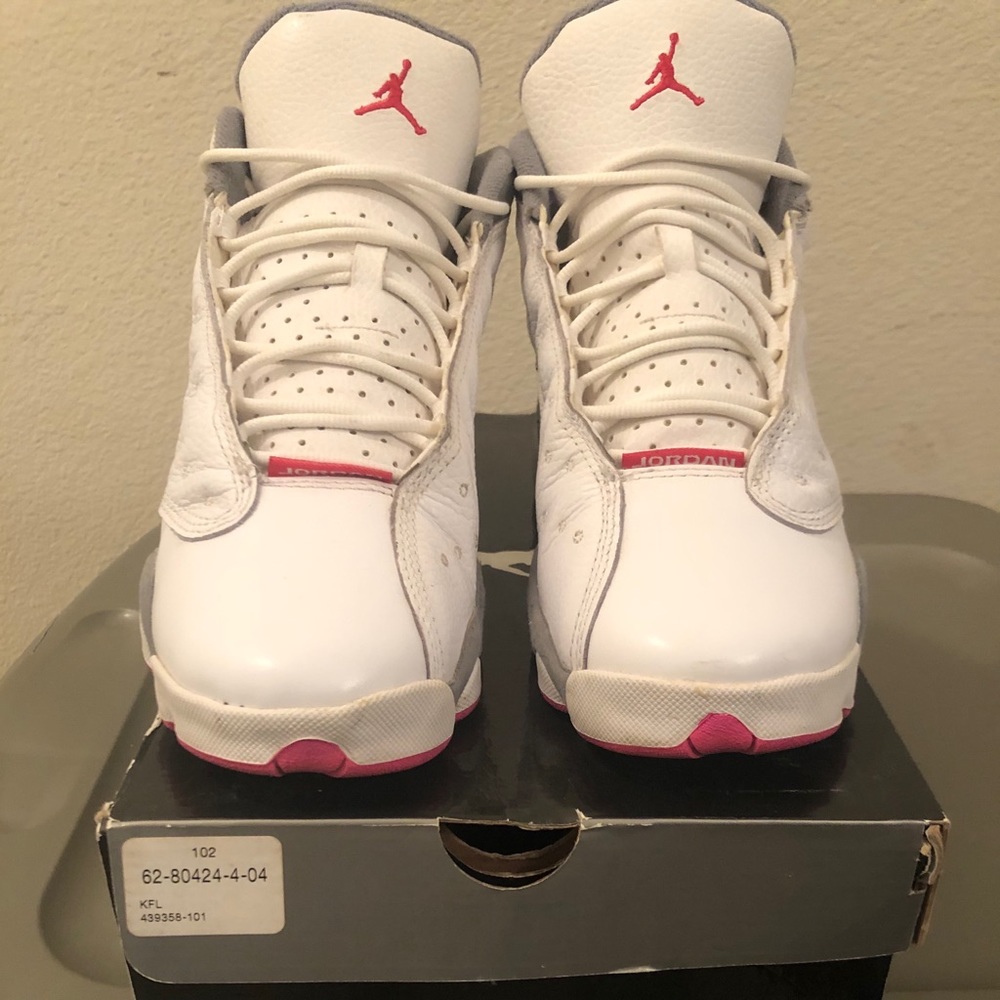 Air Jordan 13 ~ White/Spark - Stealth ~ 7Y